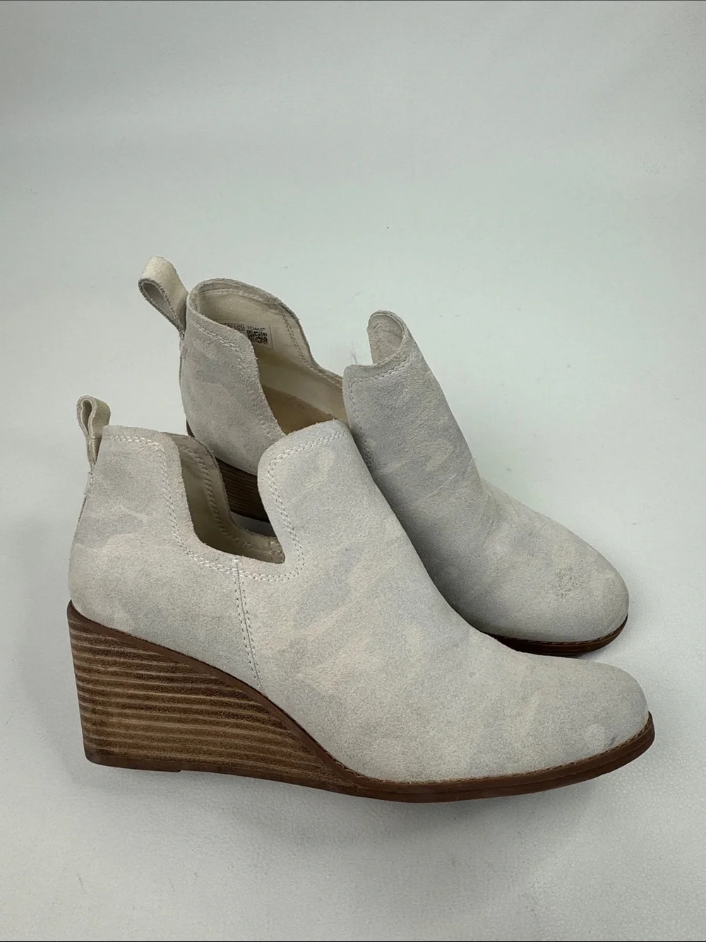 Toms Cream Light gray Suede Wedge Ankle Booties Size 9.5 Cut out Slip on